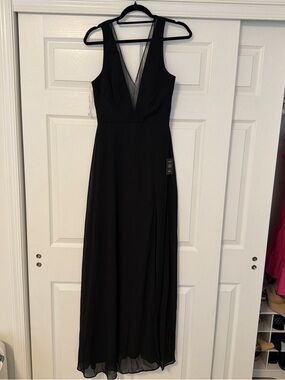 Elegant Black V-Neck Evening Dress